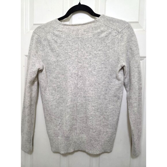 Aritzia The Group Babaton Women's V-Neck Soft Gray Sweater Long Sleeve 100% Cash - Picture 3 of 9